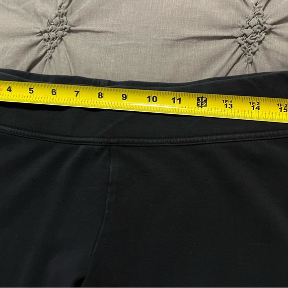 Lands End Women Capri’s Med 10/12 - Picture 2 of 3